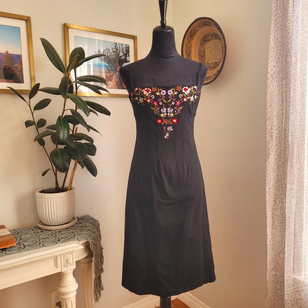 Betsy Johnson dress with Floral embroidery size 10
